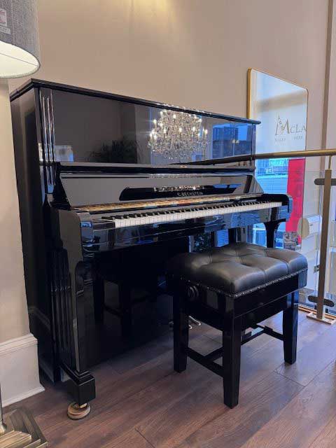 Bechstein Concert 8