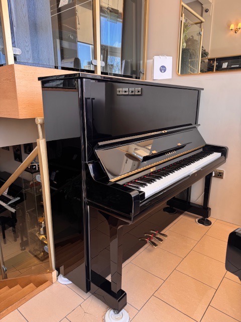 Yamaha U3M